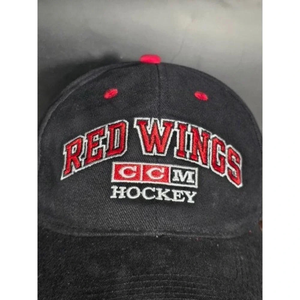 Detroit Red Wings CCM Hockey Hat Black Snapback Youth NHL Baseball Cap Kidcore